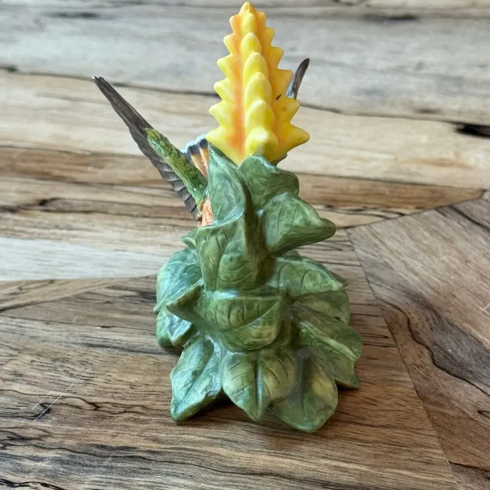 Vintage 1996 Bronson Collectibles Allens Hummingbird with Aphelandra Figurine 4